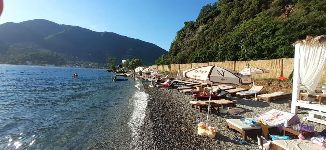 Stevovic Apartments Tivat Exterior foto